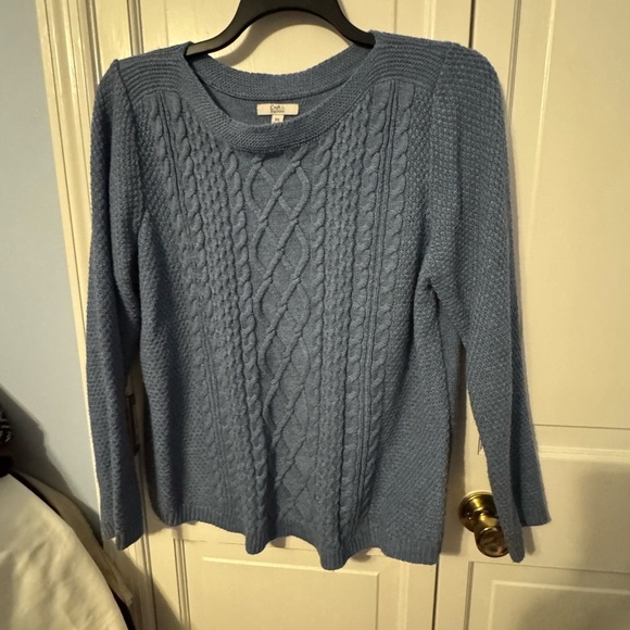Croft & Barrow Light Blue Cable Knit Sweater. Simple yet elegant. - Picture 5 of 9